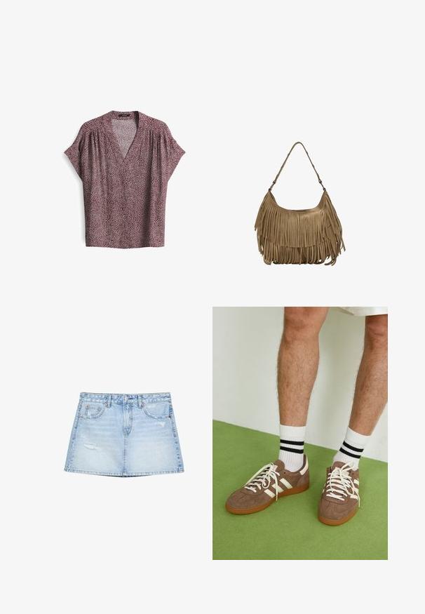 Blusa bordeaux con maniche corte, scollatura a V, tessuto leggero con un motivo astratto bianco e dettagli arricciati sulle spalle.; Gonna di jeans azzurro chiaro con taglio dritto, tasche frontali e dettagli strappati. Completata con chiusura a bottone e zip.; Sneaker in suede marrone con dettagli e lacci bianchi. Suola in gomma color gomma. Indossati con calzini bianchi con righe nere. Pavimento verde texturizzato.; Borsa a tracolla in suede marrone con lunghi dettagli in frange, forma curva e una singola tracolla. Presenta una superficie liscia e testurizzata.