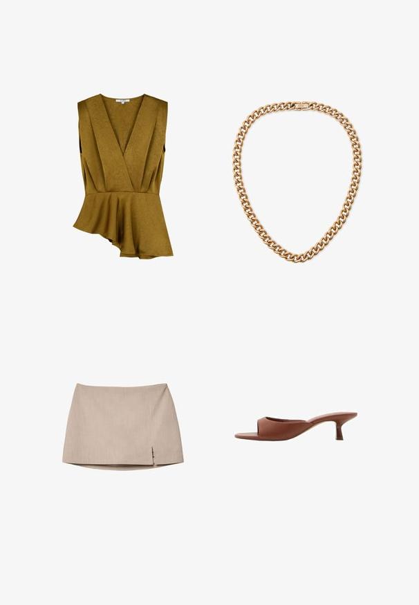 Top peplum jaune moutarde en tissu texturé, avec un décolleté en V profond et une conception sans manches, dotée d'une ourlet asymétrique.; Jupe moulante beige en tissu texturé, avec une légère fente sur le côté. Design simple sans accessoires ni motifs supplémentaires.; Mules à talons ouverts marron avec une finition lisse et mate, présentant un design incurvé et un talon transparent et effilé.; Collier en métal doré avec une chaîne présentant de grands maillons entrelacés et un fermoir sécurisé. Surface lisse et brillante avec une finition poli.
