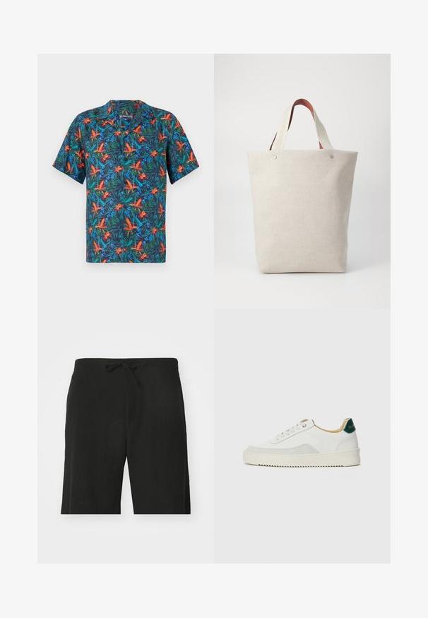 Korte mouwen shirt met een donkerblauwe achtergrond en levendige tropische bloemenpatronen in oranje, groen en blauw. Met een knoopsluiting bij de kraag.; Zwarte linnen shorts met een drawstring taille, met een relaxte pasvorm en een knielengte ontwerp. Gladde textuur, simple en klassieke stijl.; Witte sneaker met suède accenten, ronde neus, platte veters en een crème rubberen zool. Bevat groene branding op de hiel.; Tasje van lichtbeige stof met een gestructureerde afwerking, voorzien van twee contrasterende bruine leren handgrepen en metalen accenten aan de bovenkant.