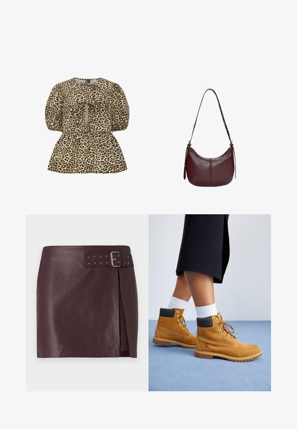 Top a peplo con stampa leopardata, maniche a sbuffo, scollatura a V con lacci e un tessuto testurizzato nelle tonalità di marrone chiaro e nero.; Gonna in eco-pelle bordeaux con vita alta e cintura con fibbia metallica, caratterizzata da uno spacco laterale e una texture liscia e lucida.; Stivali alla caviglia in suede beige con accenti in pelle marrone, occhielli dorati e suola testurizzata. Calzini bianchi visibili sopra gli stivali.; Borsa hobo in pelle bordeaux con silhouette curvata, chiusura con zip e tracolla con dettagli in metallo di colore argento.
