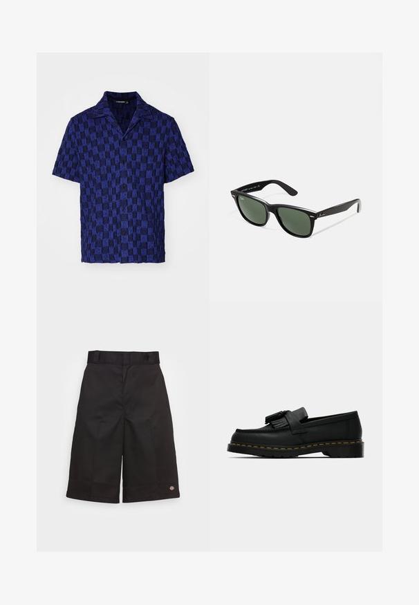 J.LINDEBERG TORPA RESORT - Skjorter - bridge stack blue; Sort bomuldsbukser med lige snit, knælange, med et synligt mærkelogo på kanten og en glat overflade.; Sorte læder loafers med kvaster, gul syning langs sålen og en tyk, rillede gummisål.; Sorte plastiksolkaber med grønne linser, firkantede stel, sølvaccent på brynene og teksturerede templede arme. Angivet mærke på den indre arm.