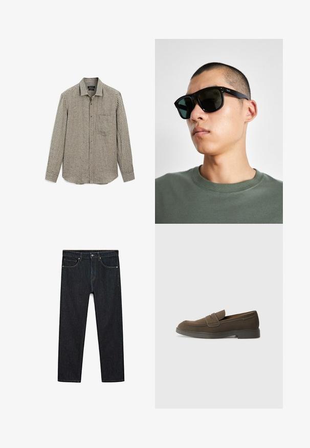 Langärmliges, kariertes Hemd in Braun und Beige mit dezenten blauen Akzenten. Verfügt über eine Knopfleiste und eine Brusttasche.; Dunkelblaue Denim-Jeans mit geradem Bein, ausgestattet mit kupferfarbenen Nähten, fünf Taschen und einem Metallknopfverschluss am Taillenbund.; Braunes Wildleder-Loafer mit runder Kappe, einem Riemen über dem Spann und einer flachen Gummisohle. Einfaches Design mit klaren Linien und minimalen Details.; Schwarze rechteckige Sonnenbrille mit dunklen Gläsern, die eine markante Form und eine Markierung am Bügel aufweist. Getragen von einer Person in einem grünen Hemd.