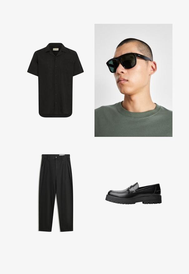 Čierna košeľa s krátkym rukávom z ľahkej tkaniny, s gombíkovým zapínaním vpredu, špicatým golierom, jednou náprsné vreckom a rovnými švom.; Čierne bavlnené nohavice s voľným strihom, s klasickým pásom, prednými záhybmi a bočnými vreckami. Hladká textúra bez vzorov.; Čierne kožené mokasíny s masívnou podrážkou a dekoratívnym pásom cez hornú časť, zobrazené z ľavého bočného profilu na bielom pozadí.; Čierne obdĺžnikové slnečné okuliare s tmavými sklami, s charakteristickým tvarom a značkou na ramene. Nosí ich osoba v zelenej košeli.