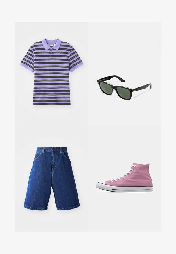 Lila, rövid ujjú pólóing fekete vízszintes csíkokkal, gallérral, két gombos záródással és puha szövettextúrával.; Kék mosású farmer rövidnadrág, magas derekú, két elülső zsebbel és sárga varrással az oldalak mentén.; Rózsaszín vászon magasszárú sportcipők fehér gumírozott orral és talppal, ezüst fűzőlyukakkal és fehér fűzőkkel. Fekete csík a talpon.; Fekete műanyag napszemüveg zöld lencsékkel, négyzet alakú kerettel, ezüst díszítéssel a keret felső részén, valamint texturált szárakkal. A márka neve a belső száron található.