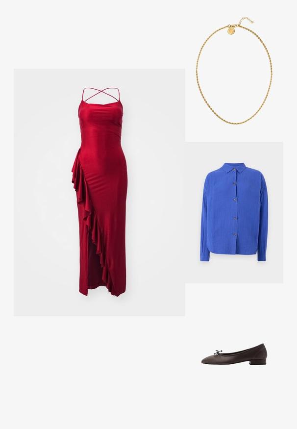 Blå skjorte med knapper af tekstureret stof, med krave, lange ærmer og fem brune knapper foran. Runde kanten forneden.; Rød satin maxikjole med justerbare korsrygsstropper, der har en rynke detaljer på siden og en tætsiddende silhuet. Glat tekstur, elegant design.; Brune læder balletflade med rund tå og lille blokhæl. Har en tynd sløjfe foran og diskrete syningsdetaljer.; Gul snoet kædethalskæde med en rund lås, der har en dekorativ skive. Justerbar længde med en kædeforlænger for fleksibilitet i pasformen.