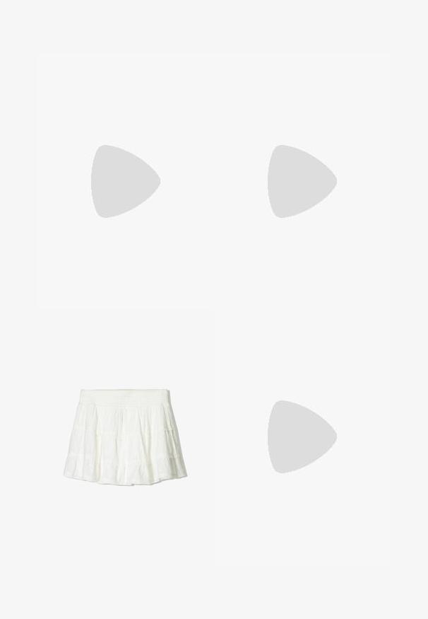 adidas Originals CROP - Polo shirt - night brown/night red; White tiered skirt made of lightweight fabric, featuring a stretchy smocked waistband and delicate lace accents on each tier.; Knee-high tan suede boots with a pointed toe, stacked heel, and stitching detail along the sides. Smooth texture and structured design.; Heideman AVENIA  - Bracelet - silberfarben poliert