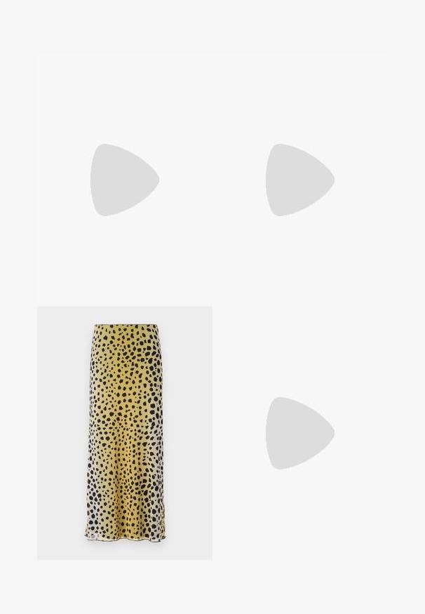 Canottiera a righe color khaki con scollo quadrato, caratterizzata da un piccolo dettaglio triangolare metallico centrato sul petto. Tessuto morbido e testurizzato.; Gonna midi gialla e nera a pois realizzata in tessuto leggero, caratterizzata da una texture liscia e un taglio dritto con orlo.; Scarpa slingback in suede marrone con punta affilata, design a intaglio e tacco sottile. Presenta una fascia con fibbia e una fodera interna liscia.; Borsa a spalla in pelle bovina marrone e crema con tracolla in pelle liscia, chiusura con zip e superficie morbida e testurizzata con un motivo naturale.