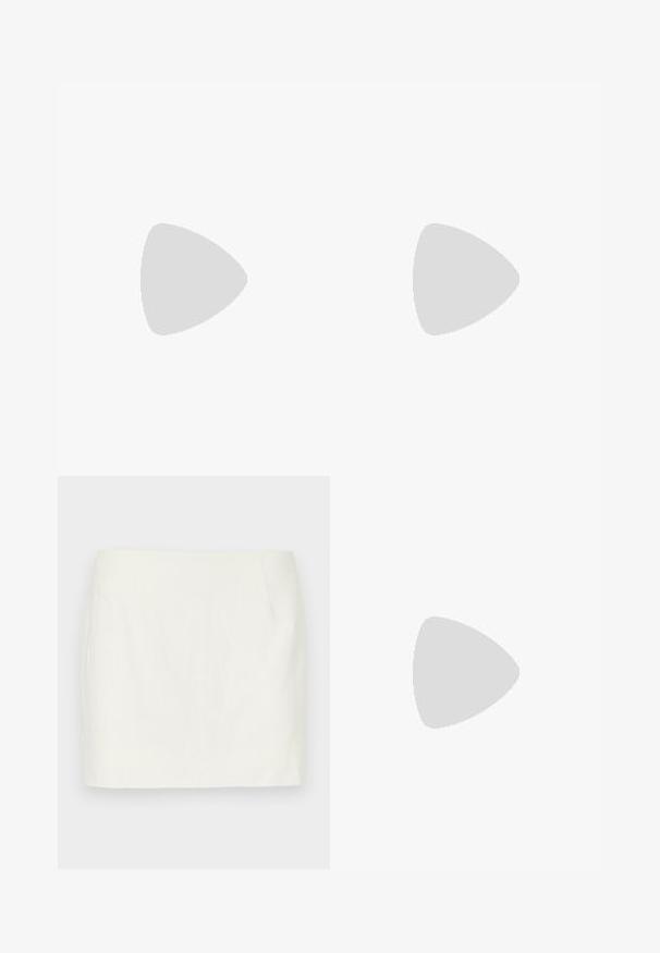 Vit, elastisk tubtopp tillverkad av mjukt bomullstyg. Enkel design med rak skärning och slät textur, inga synliga mönster eller detaljer.; Vit linne mini kjol med rak skärning, med sidofickor och en jämn textur. Inga synliga mönster eller detaljer.; Vita platta skor med ett nätmönster, spetsig tå och en låg, platt sula. Texturerad ovandel med en slät foder och subtil kontrastkant.; Vitt handväska med krokodilprägling, två handtag, rektangulär form och dragkedjestängning. Visad mot en ljus bakgrund.