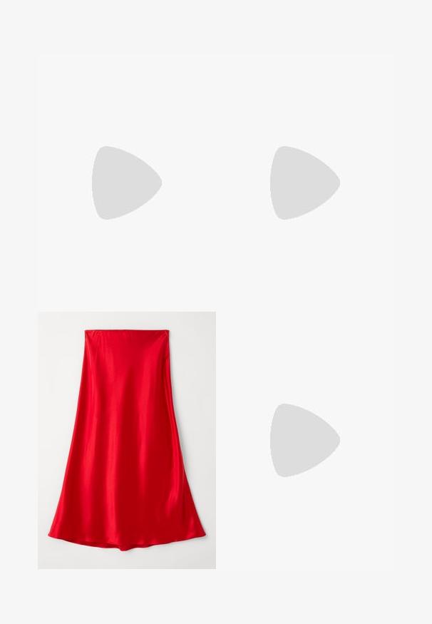 One-shoulder top i lyserødt stof med metalliske striber, der har en knyttet detalje ved skulderen og en glat, struktureret overflade.; Rød satin nederdel med en glat tekstur, fuld længde og et flydende design, der smalner ind ved kanten. Enkel, ensfarvet uden udsmykninger.; Blå og lilla dyreprint maxi kjole med tynde stropper, en tætsiddende bodice, flagrende kant og gennemsigtig overlay-detaljering.; Sølv perleøreringe med en buet, bønneform. Glat, blank overflade og sikret med en stift og bagside-lukning.