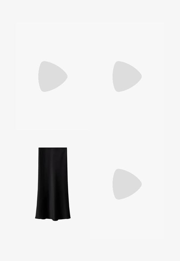 Polo shirt marrone a maniche corte, con colletto classico, patta con tre bottoni e tessuto a maglia texturizzata. Vestibilità casual e rilassata.; Gonna midi nera realizzata in tessuto liscio e leggero. Presenta una linea dritta, senza componenti visibili e un design semplice senza fantasie.; Mule in pelle nera con platfrom, punta aperta arrotondata, tacco basso a blocco e texture liscia. Design minimalista con linee eleganti.; Borsa hobo verde in pelle con un design morbido, manico curvo e texture liscia. Non presenta hardware o accenti visibili.
