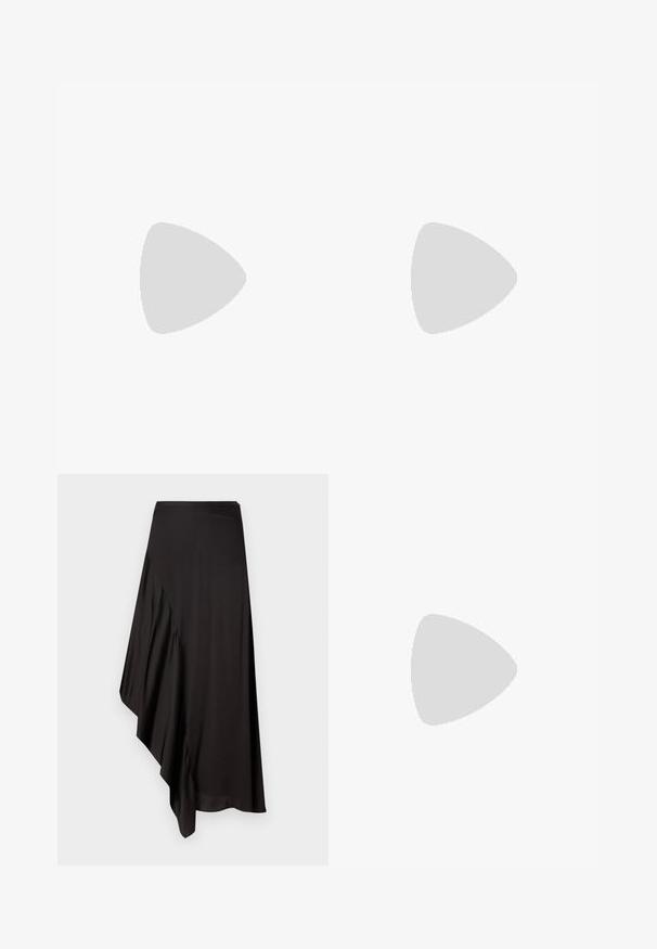 Tricou scurt cu mânecă scurtă, de culoare bej deschis, cu guler rotund. Material din bumbac neted, croială ajustată și un mic detaliu cu logo aproape de tiv.; AERON ASTER SKIRT - Fustă tip creion - black; Mule-uri cu toc înalt din piele lacuită neagră, cu vârful ascuțit și o siluetă elegantă, având un spate deschis și un toc subțire stilletto.; Plică din piele de culoare bleumarin, cu textură de crocodil, curea din lanț argintie și clapetă metalică. Formă rectangulară cu design pliabil.