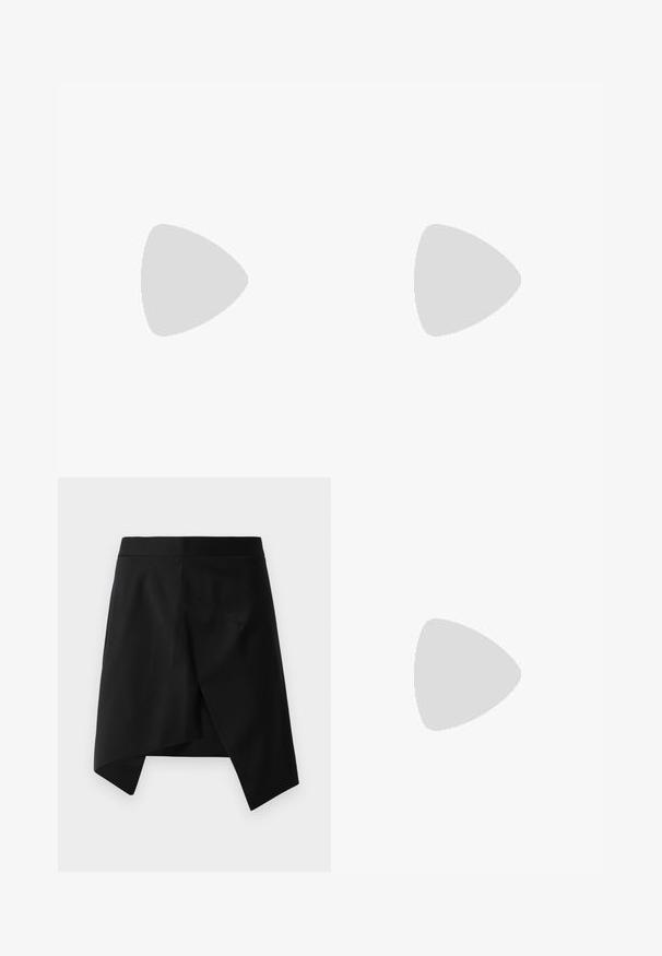 Šviesiai mėlyna palaidinė be petnešų, pagaminta iš smockingo audinio, su volanų kraštais ir tekstūruotu dizainu, papuoštu švelniais, subtiliais akcentais.; Juoda asimetriška sijonas su lygiu paviršiumi, turintis aštrų trikampį apatinį kraštą ir minimalistišką dizainą. Lygus juosmuo, be matomų detalizuotų elementų.; Šviesiai rudos aukštakulnės sagaus su plona kulkšnies juostele ir dviem viršutinėm juostelėm. Blizgus lakinės odos apdailos ir auksinė detalių apdaila ant kulkšnies juostelės.; Juodas odinis rankinė su struktūrizuotu dizainu, dviem viršutinėmis rankenėlėmis, nuimamu petiniu dirželiu, auksiniais akcentais ir logotipo pakabuku.