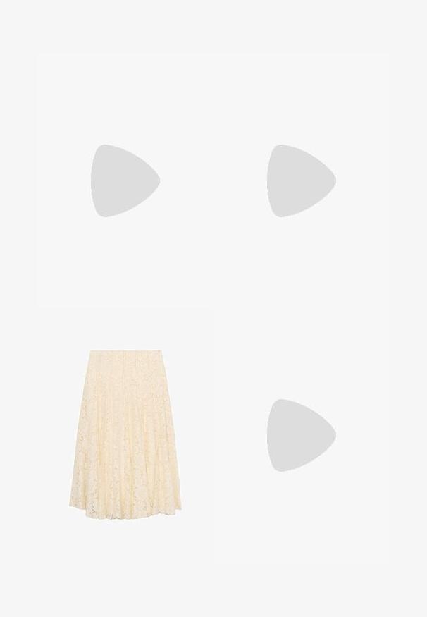 Witte katoenen t-shirt met een grafische print van schelpen en een surfer. Het ontwerp bevat zachte kleuren met retro tekst en een strandscène.; Crème kant midi rok met een bloemenpatroon, geplooid ontwerp en een soepele textuur. De tailleband is vlak en de lengte valt onder de knie.; Zwarte mesh ballerina met een spitse neus, decoratieve band en gespdetail. Gestructureerde bovenkant en een gladde zwarte zool.; Zwarte leren crossbody tas met twee voorzakken met rits, een gestructureerde vorm, een verstelbare schouderband en een textuur oppervlakte.