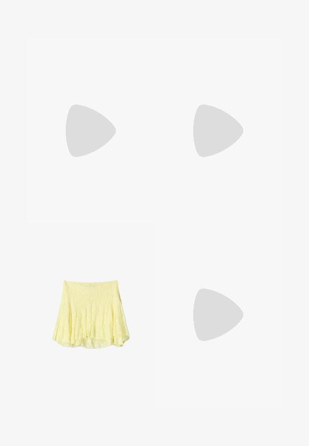 MARINE SERRE MOON LOGO - Top - splish splash blue; Bershka Minirock - yellow; Even&Odd Wide Fit Pumps - fuchsia; Le Specs OUTTA LOVE UNISEX - Sonnenbrille - latte; Guess MINI - SOFIA STRASS - Handtasche - fuchsia