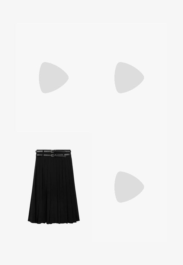 Top bianco senza maniche con collo alto, caratterizzato da accentuazioni in catena metallica ai lati. Tessuto liscio con una silhouette aderente.; Gonna nera plissettata con due cinturini in pelle e fibbie in argento in vita. Realizzata in un tessuto liscio e fluido.; Sneaker a basse forme con tomaia in tessuto metallico dorato, lacci beige e suola in gomma, mostrata dal lato esterno su sfondo bianco.; Occhiali da sole rotondi con tonalità marrone, montatura lucida color bordeaux. Aste sottili con un sottile dettaglio del marchio. Design delle lenti piatte.; Borsa a mano con stampa leopardata e base in finta pelle nera, manici superiori doppi, cerniera dorata e linguette in finta pelle nera accentuate. Forma rettangolare.