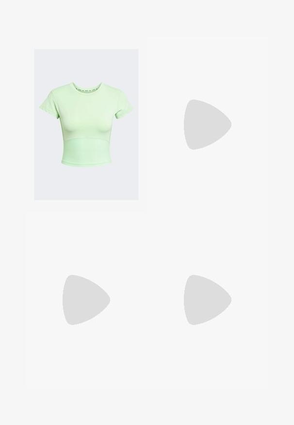 Top corto fitted verde chiaro con maniche corte, texture a costine in vita e scollatura rotonda. Presenta un sottile logo del marchio.; Shorts neri realizzati in tessuto elastico con un design aderente. Presentano una larga fascia in vita nera etichettata "TECHFIT" e un logo bianco sulla gamba.; Scarpa da corsa con una tomaia in rete leggera di colore verde chiaro e strisce rosa, dettagli in viola e una spessa suola bianca con la dicitura "LIGHTSTRIKE PRO."; Borsa a tracolla nera in tessuto con superficie testurizzata, logo bianco, dettagli verde, tracolla regolabile e tasca frontale con zip. Forma compatta e triangolare.