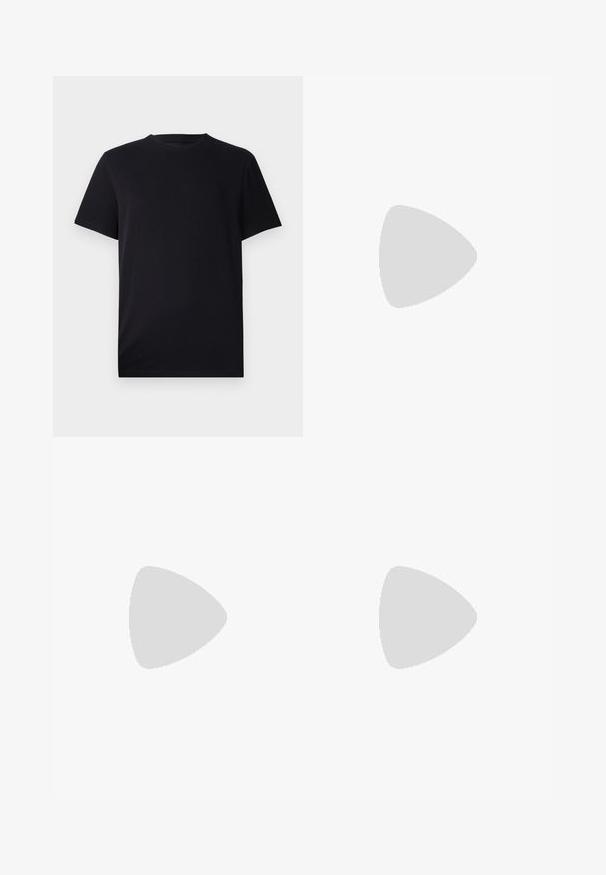 T-shirt preto de manga curta feito de algodão suave, com decote redondo e um corte clássico, sem padrões ou hardware visível.; Calções rosa claro feitos de algodão, com uma cintura elástica e cordão de ajuste, e um único bolso frontal com uma costura aparente.; Sapatos atléticos brancos com sobreposições texturizadas, sola espessa e detalhes em cinza. Usados com meias brancas até ao tornozelo e calções verdes sobre uma superfície azul.; Mochila de cintura preta em nylon com fecho com zíper, apresentando um grande logótipo branco da Nike. Textura suave e design ergonómico para um uso confortável.