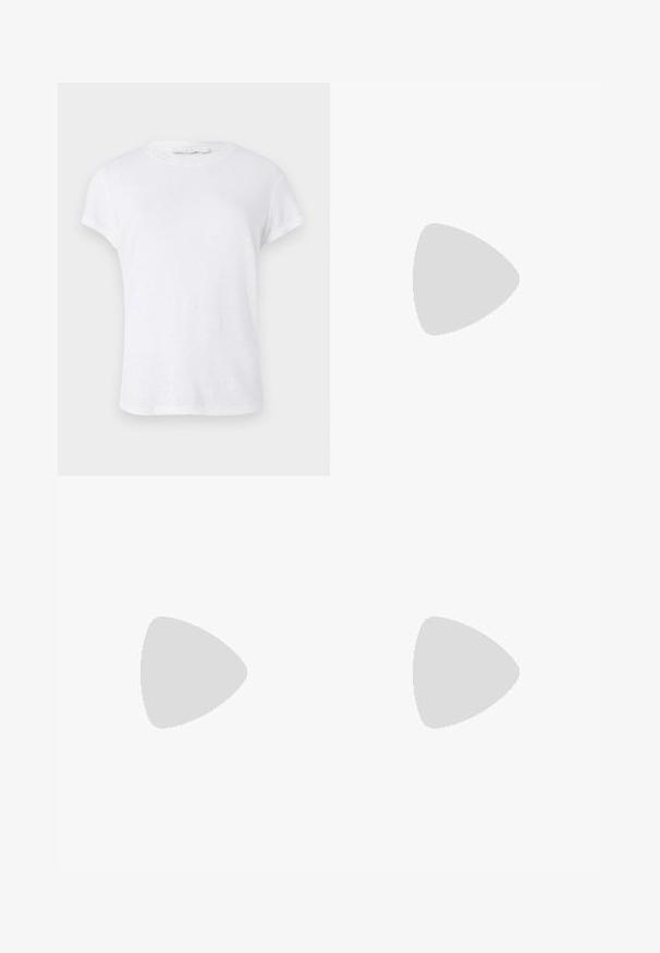 T-shirt blanc à manches courtes avec un col rond, fabriqué dans un tissu léger, présentant un design simple et épuré sans embellissements.; Jupe marron jusqu'aux genoux en coton avec plusieurs poches à rabat dotées de boutons dorés et une taille ajustée. Texture lisse.; Ballerines en cuir noir avec un bout rond, texture lisse, détails de couture minimalistes et design de semelle flexible.; Sac à main en cuir marron avec une fermeture à rabat, des accents en métal doré, une bandoulière et une texture lisse. Forme rectangulaire compacte.