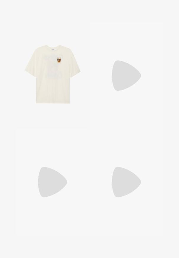Kreemivärvi puuvillane t-särk lühikeste varrukatega, mille vasakul rinnal on naeratava kohvikruusi grafika. Lihtne, lõdvestunud lõige.; Levi's® ANKLE COLUMN SKIRT - Maksiseelik - wave hello; Valge kõrgem kangast tenniseking, millel on must kummist tald, ees kummist varvasetugi ja kuus aukku paelte jaoks, pakkudes puhta ja minimalistliku disaini.; Punane nahast käekott, millel on nurkadega geomeetriline disain. Omab ühte reguleeritavat rihma ja klappidega sulgemist, millel on õmblustega kaunistused.