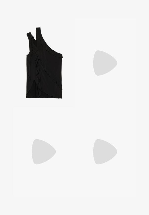 Asimetriška juoda palaidinė iš minkštos medžiagos, pasižyminti volanais šone ir viena petneša. Lygi tekstūra su švelniais drapiruotais elementais.; Šviesiai rudos plačių kojų kelnės, pagamintos iš lengvos medžiagos. Turi lygų paviršių, prigludusį liemenį ir šonines kišenes, suteikiančias funkcionalumo.; Juodos lakuotos odinės šlepetės su smailiu pirštu ir geometriniu bloko kulnu. Turi elegantišką, minimalistinį dizainą ir lygų paviršių.; Juodas odinis krepšys su išlenkta forma, nuimamu dirželiu ir auksiniais detalėmis. Krepšys turi kilpą su sagtimi.