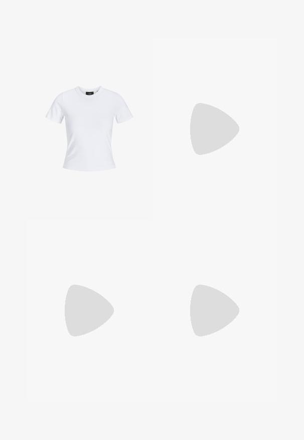 T-shirt blanc à manches courtes avec un col rond, fabriqué en matériau coton, présentant une silhouette ajustée et une étiquette de marque noire à l'intérieur du col.; Pantalons cargo à jambe large en tissu vert foncé avec poches latérales et fermeture à bouton. Texture lisse avec une coupe ajustée. Associés à des baskets grises.; Racine à talon en cuir verni noir avec un nez pointu, des côtés découpés, une bride de cheville ajustable et un talon fin et élégant.; Sac fourre-tout en tissu beige avec des accents en motif marron. Présente une forme courbée, une seule sangle et une plaque logo à l'avant avec des accessoires en argent.