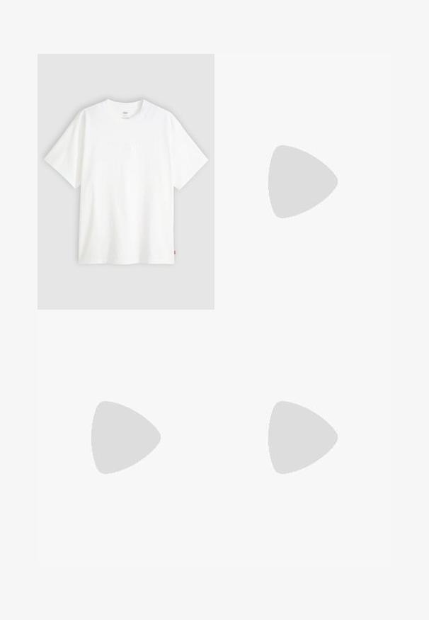 Camiseta blanca de manga corta hecha de algodón con cuello redondo. Presenta un sutil detalle de logo en relieve en la parte delantera y una etiqueta roja en el dobladillo.; Shorts de mezclilla en azul claro con cintura alta, diseño de cinco bolsillos, dobladillos cosidos y cierre de botón de metal. Texturizados con un acabado clásico.; Zapatillas blancas tipo slip-on con una superficie texturizada, suela gruesa y diseño minimalista. Presenta el logo de la marca en un lado.; Bolso mensajero negro hecho de material suave, con solapa plegable, herraje de cierre plateado y correa de hombro ajustable.