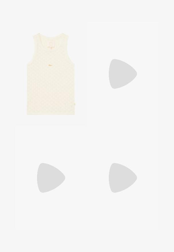 Crème kleurige tanktop met een geribbelde textuur en kleine ruitpatronen. Het heeft een ronde halslijn en een subtiele gouden logo.; Witte katoenen broek met wijde pijpen en een knoopsluiting, voorzien van riemlussen en twee voorkeussen. Soepele textuur, klassiek ontwerp en rechte pasvorm.; Beige suède schoen met een vetersluiting, gestikte details en een rubberen zool. De vorm is casual met een lichte sleehak.; Drie bandana's: één geel met zwarte patronen, één wit met zwarte ontwerpen en één zwart met witte afbeeldingen. Alle zijn vierkant en gemaakt van lichtgewicht stof.