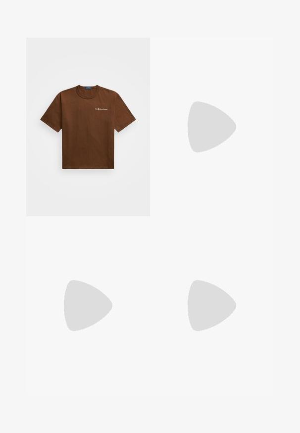 Polo Ralph Lauren SHORT SLEEVE - T-shirt basique - chocolate mousse; CLOSED BLOMBERG WIDE - Jean boyfriend - black; Stuart Weitzman BENEDICT - Chaussons - navy blue; Polo Ralph Lauren 0PH4206 - Lunettes de soleil - shiny brown
