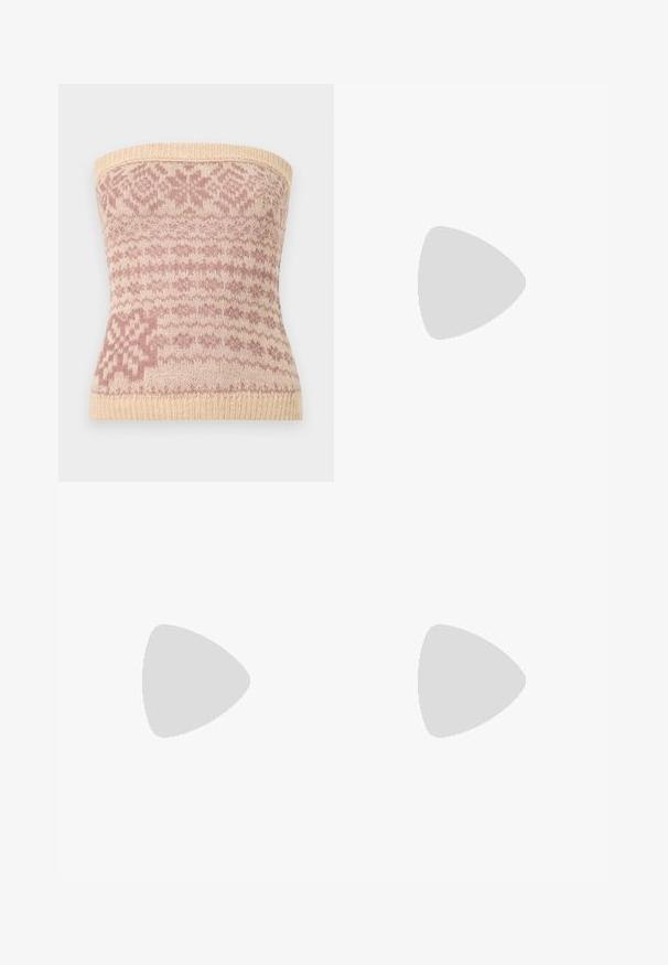 Πλεκτό αμάνικο τοπ σε μπεζ απόχρωση με ροζ γεωμετρικά σχέδια. Διαθέτει ραβδωτό τελείωμα και μαλακή υφή, κατάλληλο για στρώσεις.; Ροζ βαμβακερή φούστα με σχέδιο από συγκεντρωμέ�νο ύφασμα, διαθέτει τριμμένο στρίφωμα και ελαστική ζώνη με διακοσμητική φουντίτσα.; Μαύρη δερμάτινη μποτάκι αστραγάλου με στρογγυλή μύτη, λεία επιφάνεια, αντίθετο ραφές και τετράγωνο τακούνι, με ελαφρώς στενή σιλουέτα.; Μαύρη λουστρινένια τσάντα χεριού με ορθογώνιο σχήμα, αλυσίδα στον ιμάντα και μια χαρακτηριστική μεταλλική λεπτομέρεια στο κέντρο. Λείος υφασμάς.