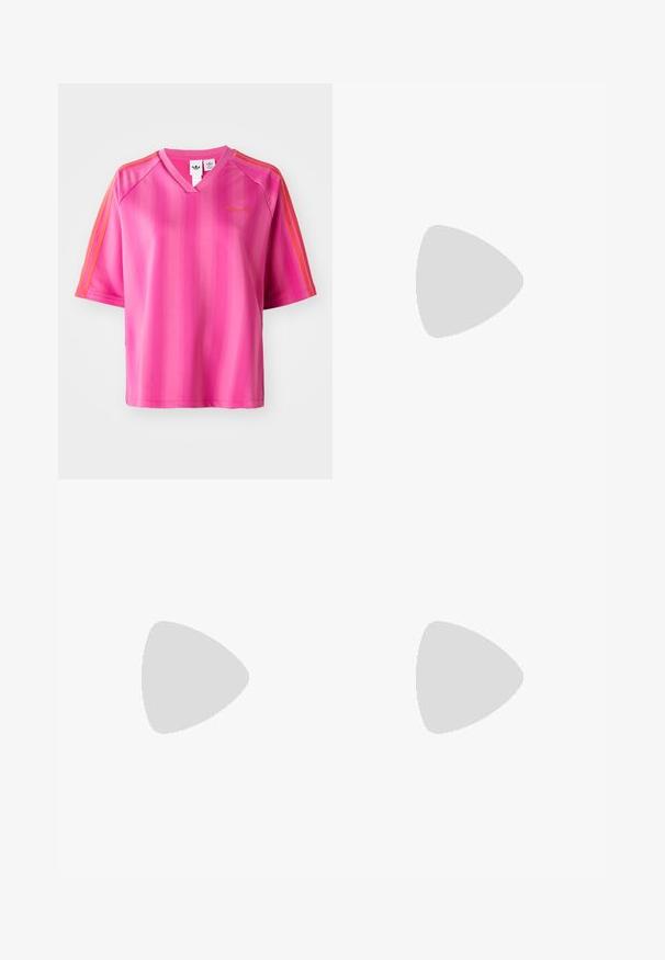 Roze sportshirt met korte mouwen en V-hals, met verticale strepen en oranje accentstrepen op de schouders. Gouden logo op de borst.; Lichtblauwe, gestructureerde shorts met een elastische tailleband, met een relaxte pasvorm en zonder zichtbare zakken of hardware.; Witte sneaker met beige accenten, met drie strepen, een ronde neus en een doorschijnende rubberen zool. Van soepel leer en textielmateriaal.; Aviator zonnebril met een gradient blauwe lens, zilveren metalen frame en decoratieve sterrenaccenten op de lens. Glad en strak ontwerp.