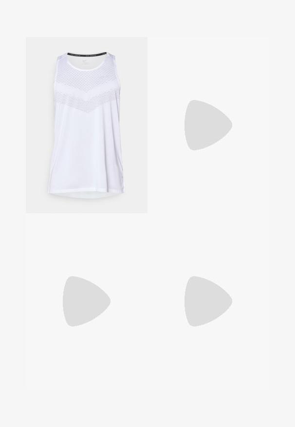 Bílý sportovní tílko s kulatým výstřihem, které má texturovaný vzor na hrudi a prodyšný materiál. Bezrukávový design.; Běžecké šortky Nike, tmavě šedé, elastický pas s šňůrkou, boční kapsy, lehký materiál, s bílým logem Nike na dolním lemu.; Bílé sportovní boty s síťovaným svrškem, hladkými texturovanými překryvy, šedými akcenty, tkaničkami a polstrovanou podrážkou navrženou pro výkon.; Černé sportovní sluneční brýle s velkými zeleně tónovanými čočkami obepínající obličej, s výrazným úhledným designem a průhlednými bočními akcenty. Na horní části je viditelné logo značky.