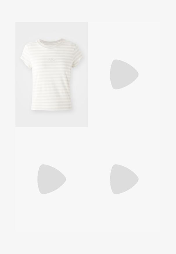Tricou scurt cu mânecă, alb cu dungi, fabricat din bumbac moale. Are un decolteu rotund și un mic logo brodat Nike pe piept.; Leggings maro, de înălțime medie, fabricate dintr-un material elastic cu o textură netedă. Acestea au cusături minime și un design ajustat.; Pantof sportiv alb fabricat din materiale din plasă și sintetice. Prezintă un design texturat, guler căptușit și accente geometrice pe toc.; Geantă bej din material moale, cu un design lejer, detalii cusute și două bretele pentru umăr. Potrivită pentru utilizarea zilnică.