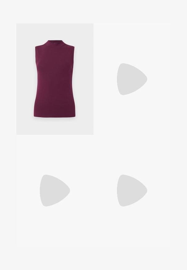 Top sin mangas de color púrpura ciruela con cuello alto y silueta ajustada sobre un fondo blanco liso.; Pantalones jogger de mezclilla negra con cintura elástica, cordón, dos bolsillos laterales y un ajuste relajado; presenta una textura desgastada.; Zapatillas de ante negro con detalles en blanco, que presentan una punta redondeada, suela gruesa blanca y un diseño clásico de cordones, usadas con calcetines blancos y pantalones morados.; Bolso de mano de imitación cuero negro con textura de cocodrilo, parte superior fruncida y correa arrugada. Presenta un diseño suave y compacto.