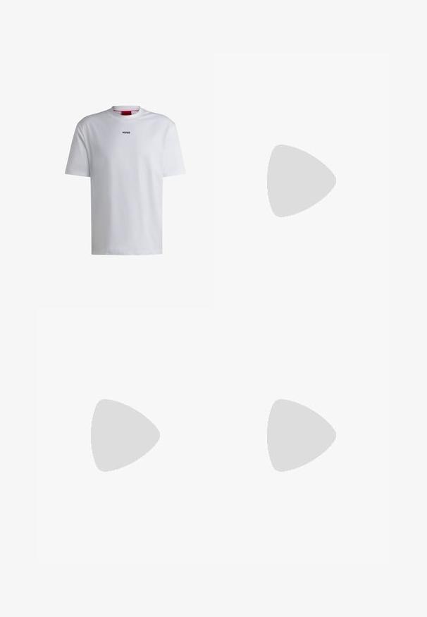 Bílá bavlněná trička s krátkým rukávem, kulatým výstřihem a černým logem "HUGO" na hrudi. Hladká textura, volný střih, bez vzorů.; Beige bavlněné šortky s elastickým pasem a šňůrkou. Mají prošívané boční kapsy a logo našité na přední straně.; Černé kotníkové boty s hladkým povrchem, elastickými bočními panely a kontrastním červeným poutkem, s tlustou gumovou podrážkou a zaoblenou špičkou.; HUGO Sluneční brýle - black