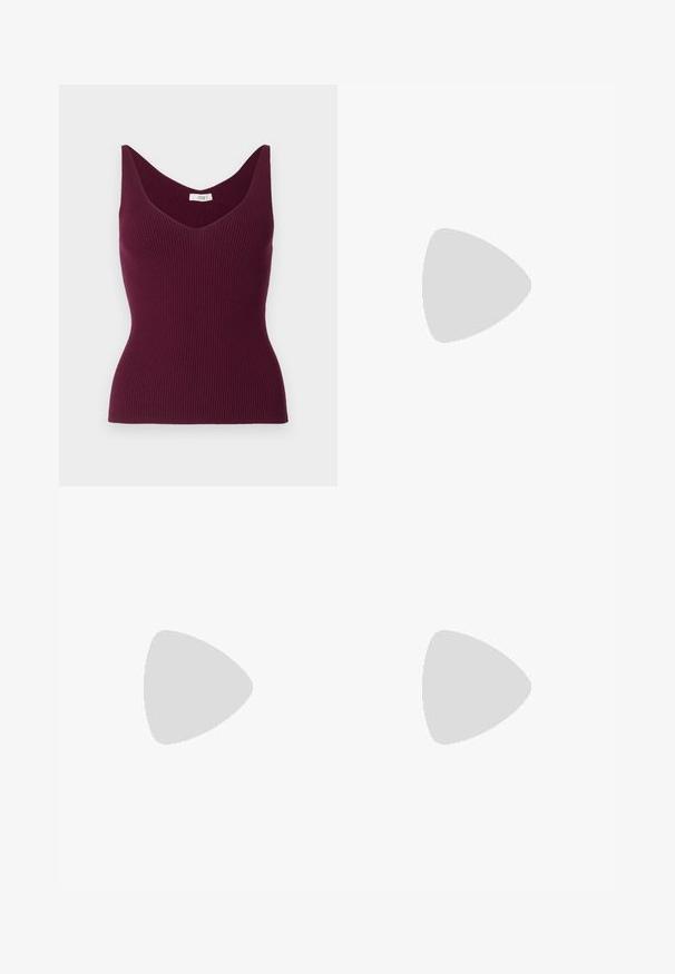 Top din bumbac burgund cu dungi, cu decolteu în V și bretele late, având o siluetă ajustată și o textură subtilă. Eticheta spune "JDY."; Pantaloni maro cu picioare largi, cu un tiv elastic, realizați dintr-un material moale. Au o croială lejeră și un tiv drept pentru confort.; Tenis alb din piele cu fanta pe vârful piciorului, talpă texturată și șireturi albe, purtat cu pantaloni larga roșii și un fundal albastru și galben.; Cercei cercuri din aur cu un finisaj neted și strălucitor. Design circular cu un mic suport și un spate transparent pentru o purtare sigură.
