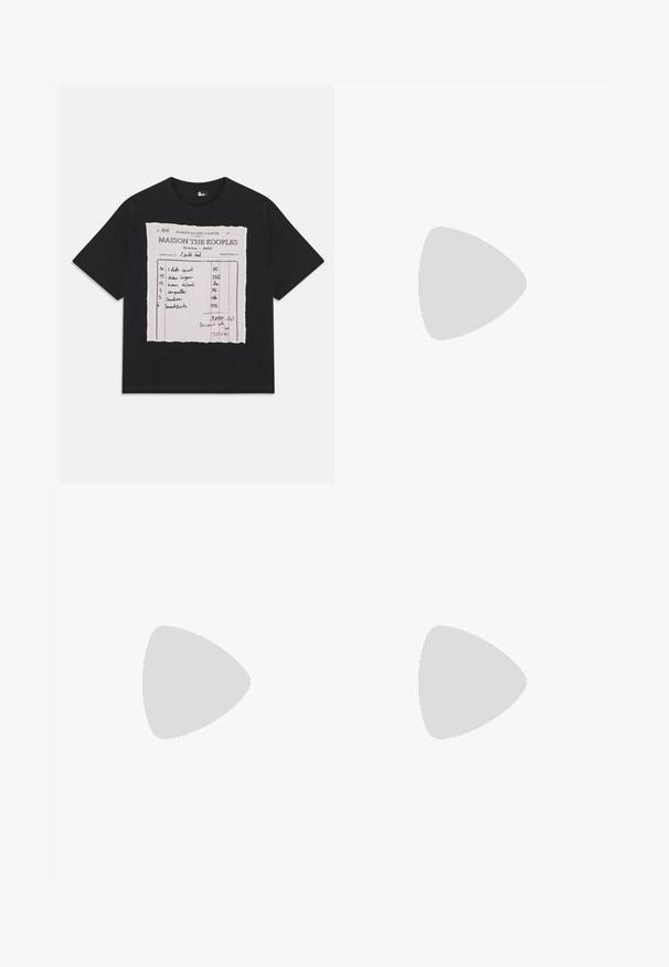 Čierne bavlnené tričko s grafikou výstrižku, na ktorom sú ručne písané poznámky uvádzajúce podrobnosti položky a ceny v kontrastnej farbe.; Tmavohnedé tepláky s elastickým pásom a šnúrkou na stiahnutie. Obsahujú postranné vrecká a viacfarebnú grafiku na ľavom stehne.; Svetlosandálové Mesiacové čižmy s okrúhlou špičkou, šnúrkovým uzáverom a textúrovanou gumovou podrážkou. Obsahuje biele logo a hladké syntetické materiály.; Čierna syntetická taška cez rameno s dvoma rúčkami, odnímateľným ramenným popruhom, prednou vreckom na zips a striebornými kovovými akcentmi.