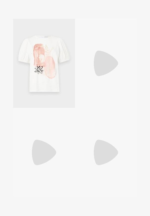 Balti trumpu rankovėmis marškiniai su pūstomis pečių detalėmis, kuriuose yra abstrakčios rožinės ir auksinės spalvų raštai, o priekyje yra juodas gėlių motyvas.; Šviesiai mėlynos džinsinės šortai su aukštu liemeniu, turintys dvi priekinės kišenes, auksinius dekoratyvinius elementus ir tvarkingą apdailą.; Juodas odinis atviras batelis su aštriu noseliu, žemu blokiniu kulnu ir minimalistiniu dizainu, kuriame yra plonos dirželiai ir lygi tekstūra.; Balta, stačiakampio formos rankinė pagaminta iš blizgaus medžiagos, su sidabriniu virvute. Modelis pozavo, demonstruodamas rankinę prieš paprastą foną.