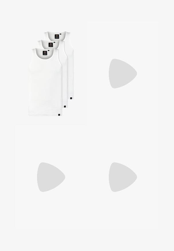 Tre hvide ribbede tanktops lavet af bomuld. Har en rund hals og små sorte mærker nær sømmen. Fås i flere størrelser.; Lyseblå denim flare jeans med høj talje, vaskede detaljer, fem lommer og kontrasterende syninger. Klassisk knap- og lynlåslukning.; Snørebåndssko lavet af struktureret grå stof med sorte accenter, en tyk gummisål og hvide syninger. Rundt tådesign.; Metal kæde halskæde med forlængede led i en mørk gunmetal farve. Har en geometrisk accent og lås med brandingdetalje.