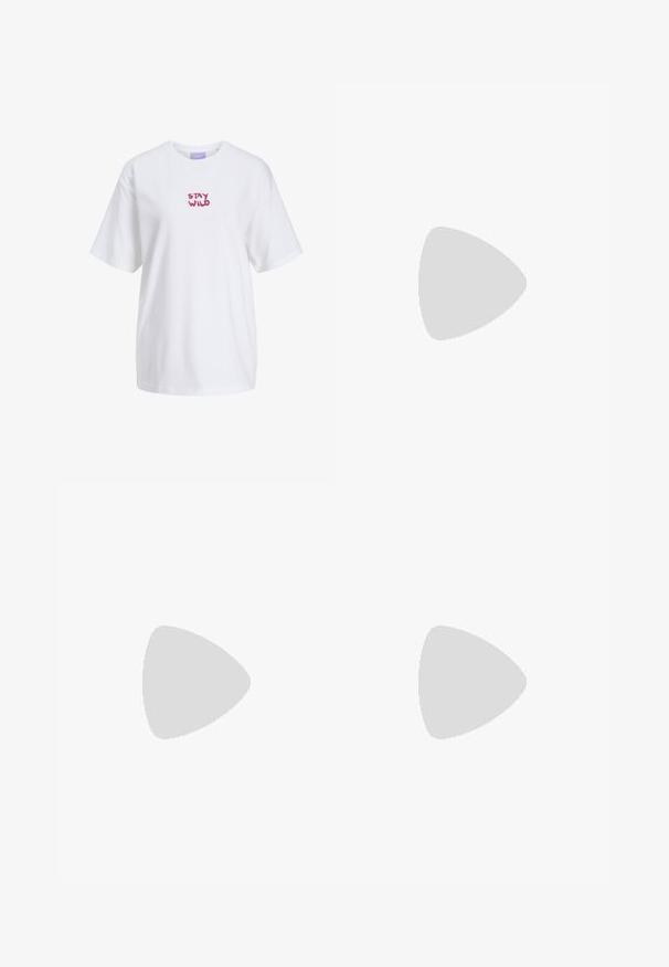 T-shirt en coton blanc à manches courtes et encolure ronde, avec "STAY WILD" en lettres roses et ludiques sur la poitrine.; Shorts à carreaux rouges et blancs avec une taille élastique et un cordon de serrage. Présentent une coupe décontractée et des bords ourlés. Le tissu semble léger.; Bottine à franges en daim tan avec trois couches de franges. Bout pointu et petit talon carré. Texture lisse sur l'ensemble.; Des lunettes en plastique rouge avec une monture rectangulaire, des verres transparents et des branches fines. Le logo de la marque "even&odd" est embouti sur la branche.; Sac à main en cuir laqué rouge de forme triangulaire, avec une large ouverture en haut et une seule anse courbée. Texture lisse avec des détails de couture minimaux.; Deux chouchous exposés sur une surface blanche : un rouge en satin avec une texture froncée à gauche et un blanc en satin avec des volants similaires à droite.