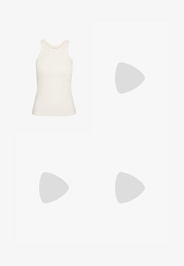 Witte tanktop van rekbare ribstof, met een ronde halslijn en mouwloos ontwerp. Soepele textuur, aangesloten pasvorm.; Blauwe cargobroek van soepel materiaal met een elastische tailleband, taps toelopende boorden en twee zijcargozakken.; Elleme ASYMMETRIC STRAP - Muiltjes met hak - white; Geel doorzichtige zonnebril met ovale groene lenzen. Heeft gebogen pootjes en subtiele ontwerpaccenten op de slapen. Van plastic materiaal.