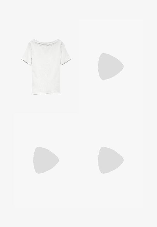 T-shirt blanc à manches courtes avec un décolleté large et une coupe décontractée. Fabriqué en coton doux, il présente une texture lisse et un design simple.; Jupe plissée grise en tissu doux, dotée d'une taille ajustée et d'une silhouette évasée, avec une texture lisse et des finitions soignées.; T-shirt en coton bleu clair avec de courtes manches bouffantes, associé à un jean en denim taille haute. Le mannequin tient un petit sac à main rose avec une bandoulière en chaîne.; Sac à main en simili cuir noir avec une texture crocodile, un dessus resserré et une sangle froncée. A l'apparence douce et compacte.