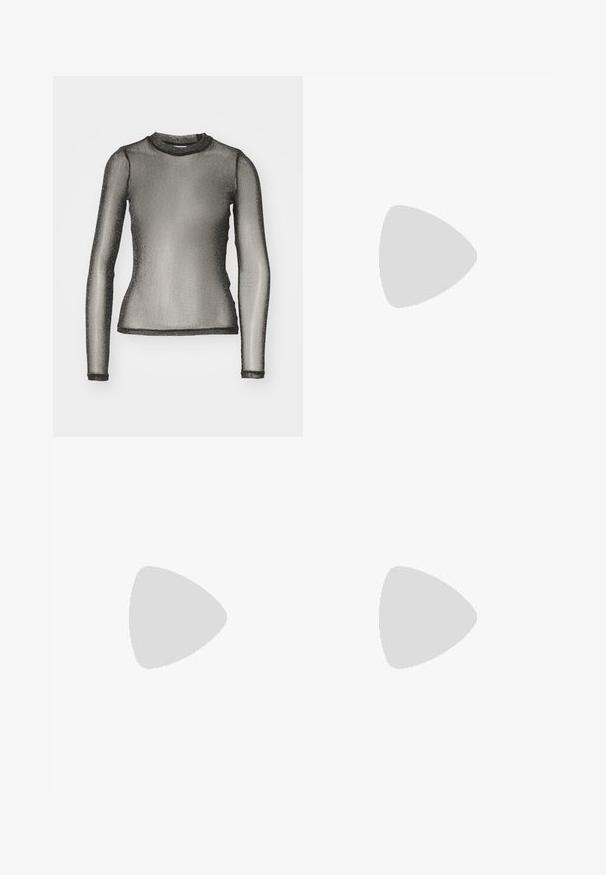 Noisy May NMSHIMMY - Camiseta de manga larga - black/silver-coloured; Vaqueros de mezclilla negros con una etiqueta rectangular que presenta "JJXX" en blanco. La tela es texturizada con costuras visibles y un bolsillo trasero.; Zapatos de charol negros con una suela de plataforma gruesa y cordones gruesos. Punta redondeada, detalles mínimos y una pequeña lengüeta en la parte trasera.; Pendientes largos de plata que presentan una variedad de cristales transparentes facetados en cascadas con diferentes longitudes y formas.