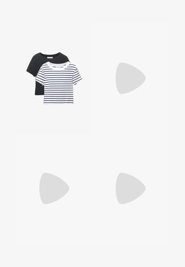 Twee t-shirts: één effen zwart, één wit met marineblauwe strepen. Beide hebben korte mouwen en een geribbelde ronde hals. Zachte katoenen stof.; Zwarte denim wide-leg jeans met een hoge taille, vijf zakken en subtiele stikdetails. Duurzaam materiaal met een zachte structuur.; Superga 2790 LINEA UP AND DOWN - Sneakers laag - white; Even&Odd by Zalando BUCKLE - Schoudertas - black