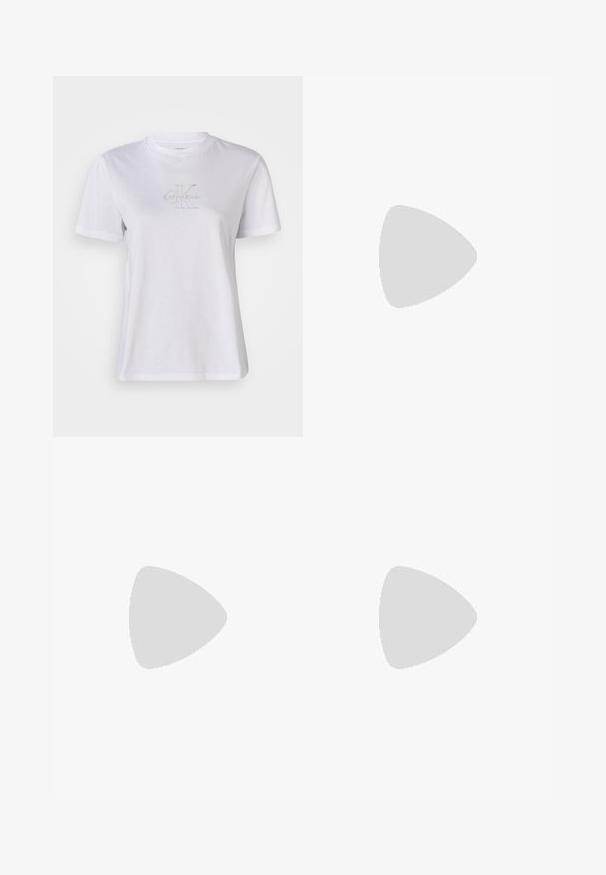 Valge puuvillane T-särk lühikeste varrukatega, millel on hallikas tekstuuriga "Calvin Klein" logo rinnal, ümmargune kaelus.; Tumedad sinised flared teksad, valmistatud denimist, kõrge vöökoht, lukuga ja nööbiga kinnitamine ning viis taskut kerge kulumise efektiga.; Must musta nahkse disaini ja terava nina, reguleeritava rihmaga ja madala kontsaga. Sile pind ja minimalistlik disain, sobib erinevate riietuste jaoks.; Kuldne hõbeseppadega kõrvarõngad, millel on sujuv, ümmargune disain ja läikiv viimistlus, koos lukuga kinnitamiseks. Graveeritud "DKNY."