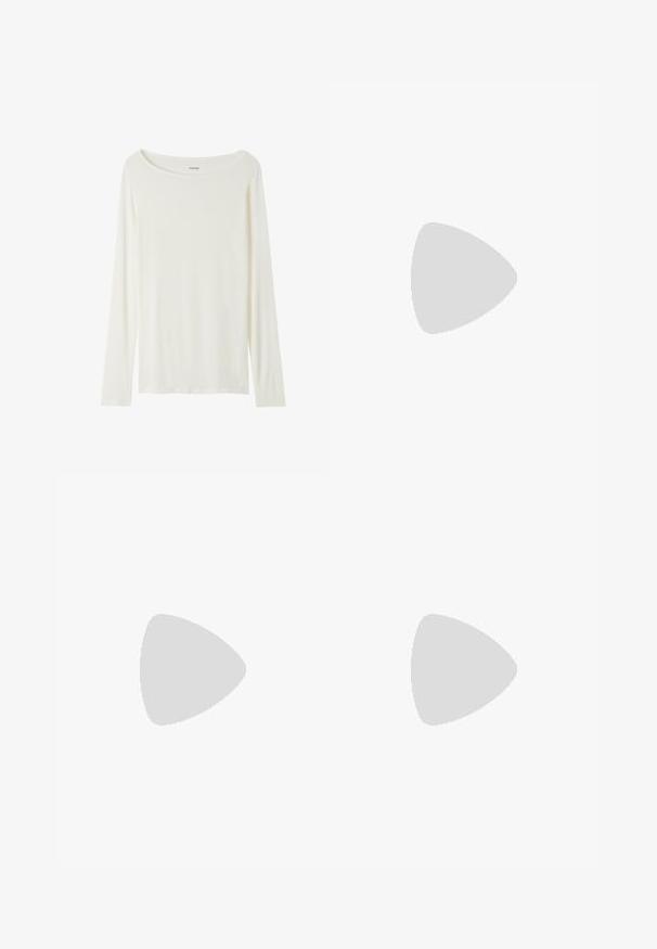 Langärmliges T-Shirt mit Rundhalsausschnitt in Cremefarbe aus weichem Material. Verfügt über einen geraden Schnitt und ein minimalistisches Design ohne Verzierungen.; Dunkelgraue Leggings mit hohem Taillenbund, ausgestattet mit Seitentaschen und strukturierten Nähdetails. Hergestellt aus dehnbarem, atmungsaktivem Material.; Nike P-6000 Sneakers mit einem Obermaterial aus leichtem grauem Mesh, schwarzen Akzenten und einer langlebigen schwarzen Gummisohle. Verfügt über ein komplexes Design und ein Schnürsystem.; Even&Odd Handtasche - black