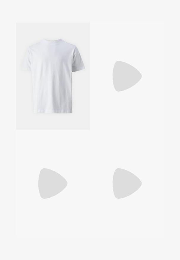 Biela krátkoročná tričko vyrobené z bavlny, s okrúhlym výstrihom a hladkou textúrou, s rovným strihom a bez vzorov.; Zelené nohavice na mieru so slim strihom, vyrobené z hladkej látky. Majú predný zips, zapínanie na gombík a rovné lemy.; Biele kožené tenisky s perforáciami, okrúhlou špičkou, plochou podrážkou a hrubými šnúrkami, pričom majú viditeľné logo swoosh a nápis "AIR" na päte.; Čierna crossbody taška so zipsom, hlavnou priehradkou, prednou kapsou, nastaviteľným popruhom a viditeľnou nášivkou loga na klape.