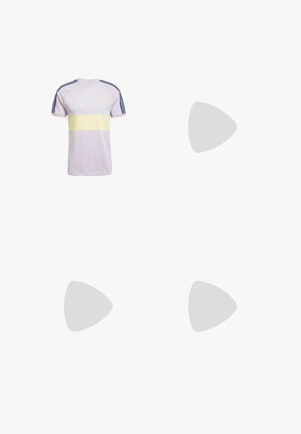 Lichtpaarse katoenen T-shirt met een gele horizontale streep, marineblauwe drie-strepen ontwerp op de schouders, en klein adidas-logo in het geel.; Zwarte cargobroek met een rechte pijp ontwerp, voorzien van voorzakken, een knoopsluiting en een gestructureerde stof voor duurzaamheid.; Zwarte suède sneakers met gele accenten, voorzien van drie strepen en een bruine rubberen zool. Inclusief een gevoerde tong voor comfort.; Zwarte kralenketting met verschillende texturen, met een zilveren veer als opvallend detail. De kralen hebben zowel een matte als een glanzende afwerking.