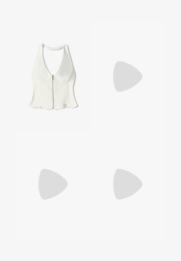 Top bianco con collo a halter e scollatura profonda a V, chiusura frontale con cerniera e orlo ondulato. Realizzato in un tessuto liscio con dettagli di design minimi.; Gonna A-line fucsia con tessuto texturizzato, vita nera, zip frontale e due tasche anteriori, con orlo inferiore bianco.; Brogini in pelle verniciata nera, con punta appuntita, cinturino alla caviglia regolabile e tacco basso a blocco. Texture liscia e lucida con un design minimalista.; Borsa handbag nera in materiale sintetico con una forma curva, tracolla in catena argentata, chiusura con zip e logo del marchio in rilievo sulla parte anteriore. Texture liscia.