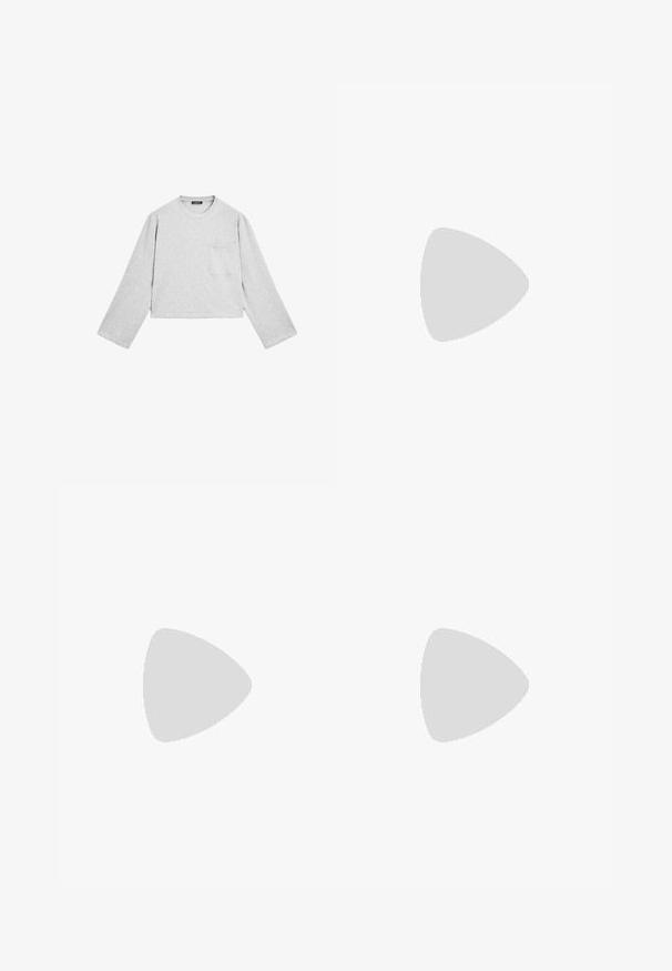 Grå, kortärmad långärmad skjorta av mjukt tyg. Har rund hals och en bröstficka. Slät struktur med en avslappnad design.; Levi's® BAGGY DAD CARGO SHORT - Jeansshorts - bader camo agate gray; Svart läderankelboot med spetsig tå, slät yta och medelhög blockklack. Minimalistisk design, dragkedjestängning bak.; Vävd olivgrön handväska med rund form och vriden handtag. Texturerad yta har ett diagonalt mönster. Dragkedjestängning.