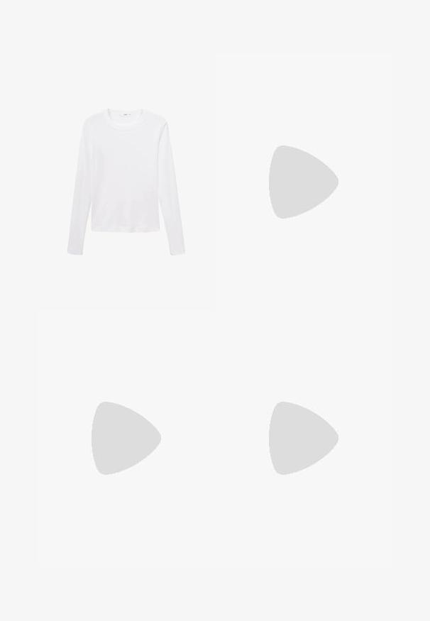 Weißes Langarm-T-Shirt aus leichtem Stoff, mit rundem Halsausschnitt und geradem Schnitt, ohne sichtbare Muster oder Akzente.; Schwarze Blumenhose mit lila Blumenstickerei, taillierte Form, weite Beine und einem Detail am Bund. Weicher Stoff mit glatter Textur.; Schwarze, hochhackige Sandalen mit dünnen Riemen und einem geknoteten Design, einer glatten, rechteckigen Zehenpartie und einem eleganten Stiletto-Absatz.; Hellegraue metallische Handtasche mit einer Kettenriemen, verziert mit kleinen kreisförmigen metallic Nieten und einem dreieckigen Markenlogo.; Silberne Creolen mit einer glatten, glänzenden Oberfläche. Abgerundete Form, leichtes Design, mit einer Steckverschluss. 